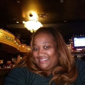 Meet your Posher, Yvette